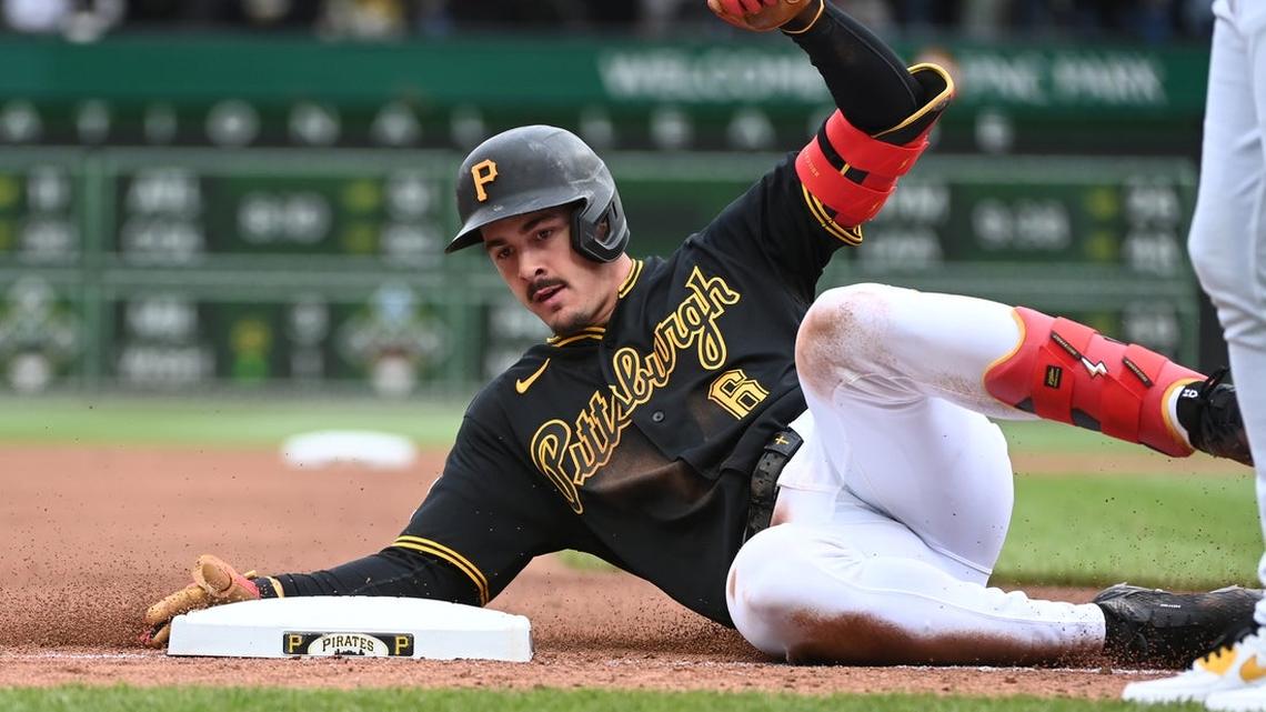 Pirates wreck Reds; tie MLB record for consecutive walks 
