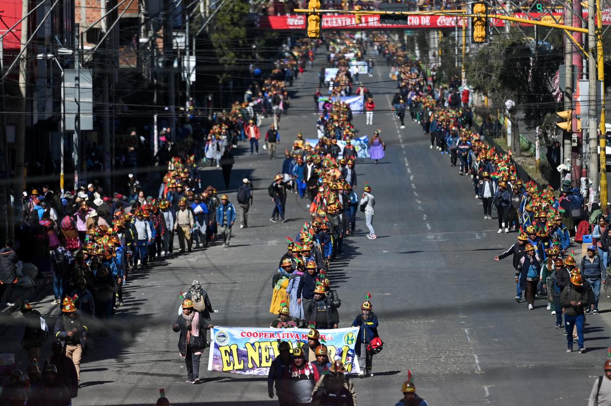 Demonstrators from mining unions take part in a protest against President Rodrigo Paz's government amid an ongoing economic and fuel crisis, in El Alto, Bolivia, May 14, 2026. REUTERS/Claudia Morales