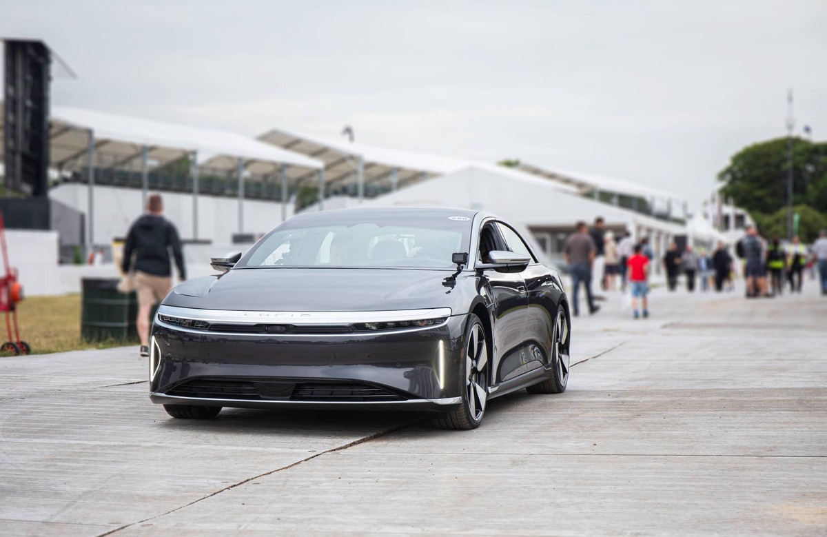  The EV maker says the report that halved its stock in an afternoon is "completely false." 