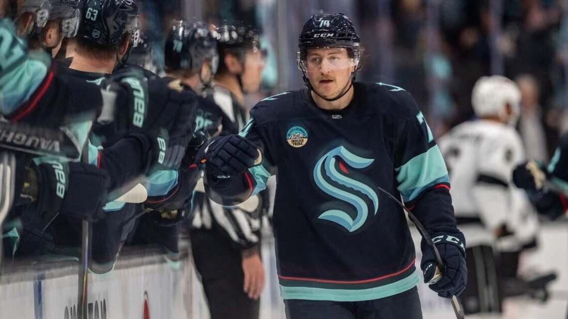 Kraken re-sign F Bobby McMann to 6-year, $34.5M deal