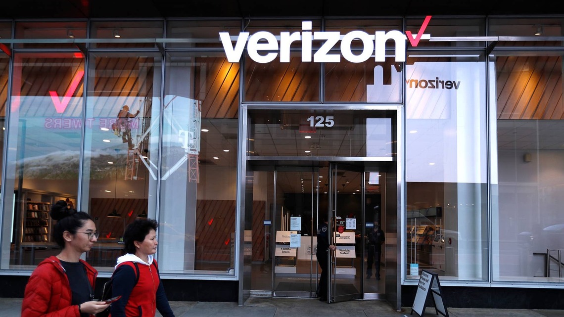 Verizon acquires Carolina West Wireless as it shuts down 