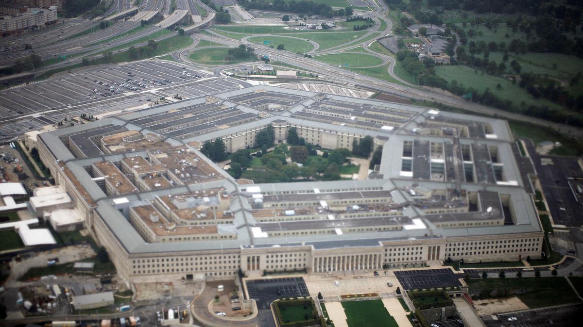 FILE PHOTO: Aerial view of the United States military headquarters, the Pentagon, September 28, 2008. REUTERS/Jason Reed/File Photo
