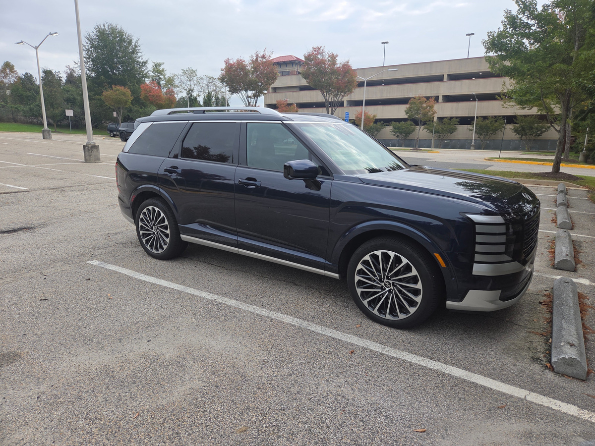 The Hyundai Palisade is one of the cheapest hybrid SUVs. I tested it ...