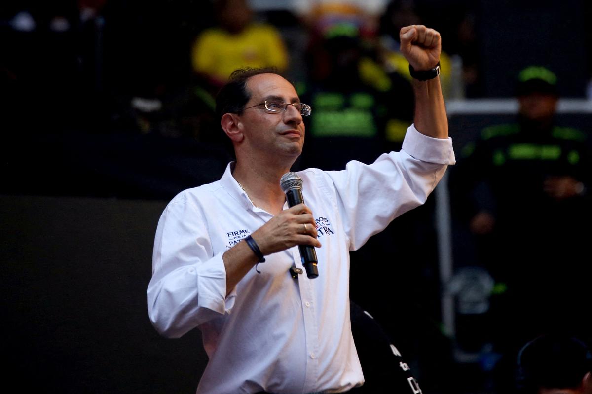 FILE PHOTO: Jose Manuel Restrepo, Colombian vice-presidential candidate, speaks during a campaign event in Medellin, Colombia, May 24, 2026. REUTERS/Juan David Duque/File Photo