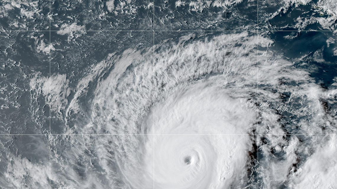 Hurricane Lowell nears Hawaii. Latest forecast, storm impacts 
