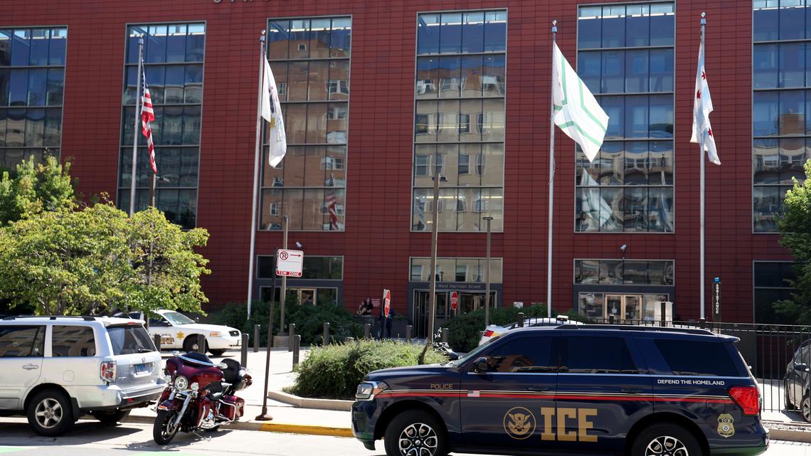 Immigration agents spotted at domestic violence courthouse, despite state law 