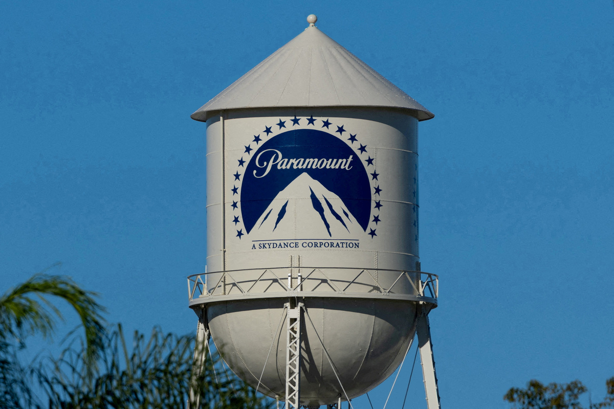 FILE PHOTO: FILE PHOTO: The Paramount water tower is shown on the Paramount studio lot in Hollywood, Los Angeles, California, U.S., January 13, 2026.  REUTERS/Mike Blake/File Photo
