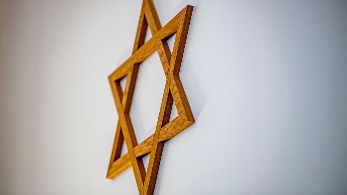 An 18-year-old man has been arrested in connection with two suspected hate-motivated attacks against the Jewish community in Toronto, police said on Friday, May 8, 2026. (David Inderlied/dpa/TNS)