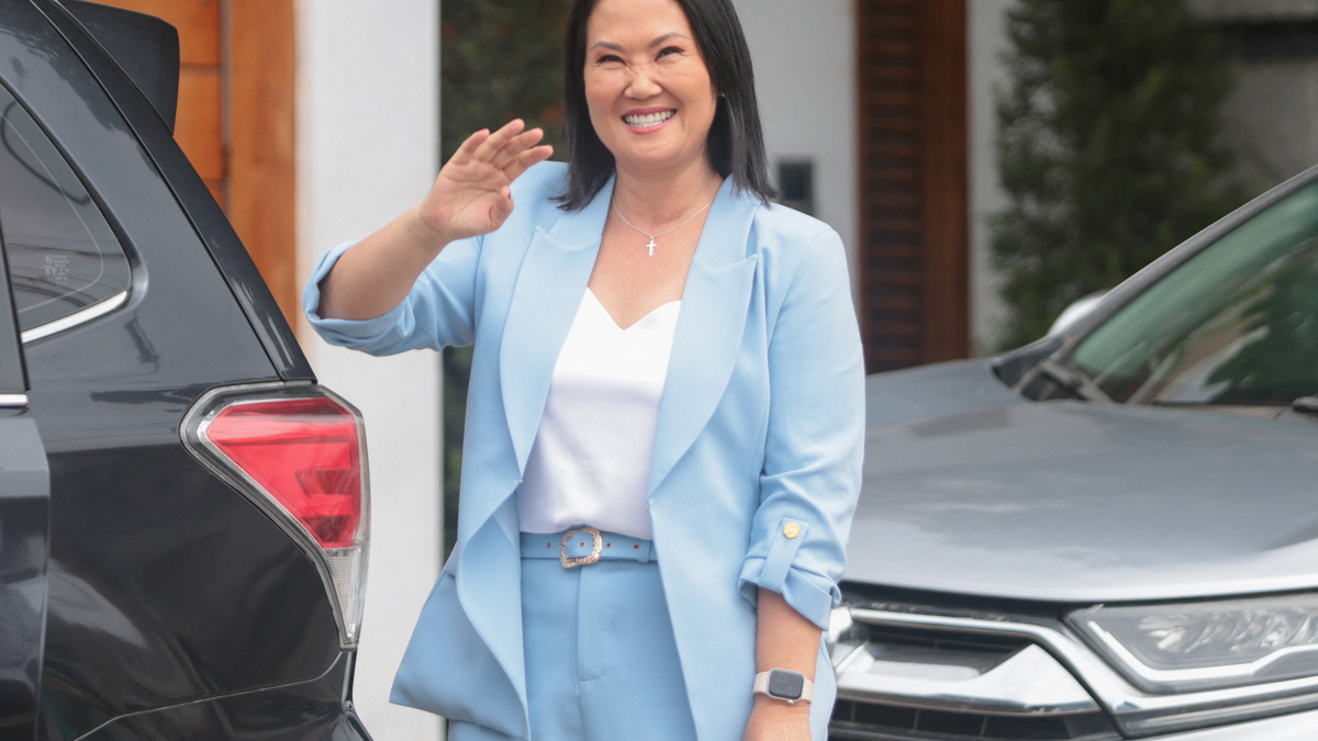 Peru's presidential candidate Keiko Fujimori reacts while leaving her home while Peru's electoral board reviews contested ballots from the June 7 runoff election between her and candidate Roberto Sanchez, in Lima, Peru, June 18, 2026. REUTERS/Stifs Paucca