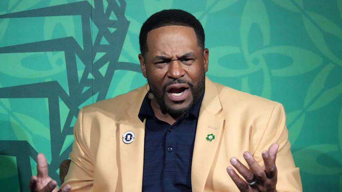  Sep 27, 2025; Dubliln, Ireland; Pittsburgh Steelers former running back Jerome Bettis during NFL Live at Whelan's Pub. Mandatory Credit: Kirby Lee-Imagn Images | Kirby Lee-Imagn Images 