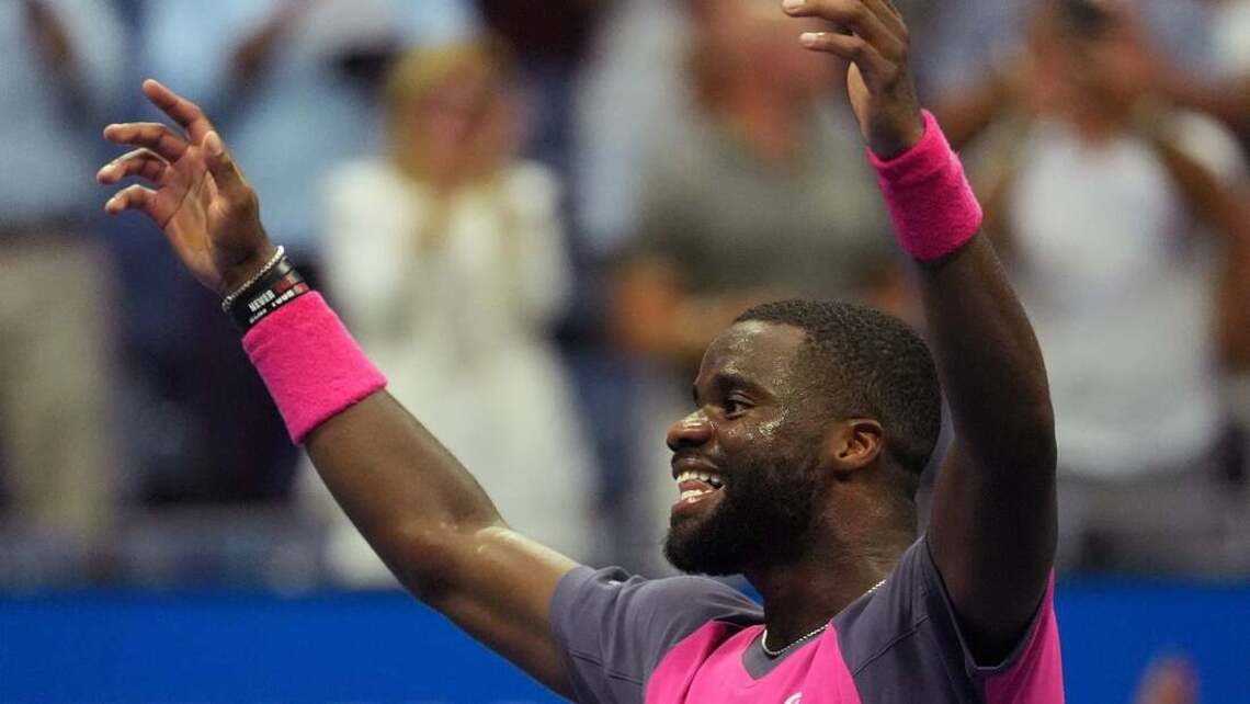 Ben Shelton completes 5-set upset of Carlos Alcaraz at 3:33 a.m. 