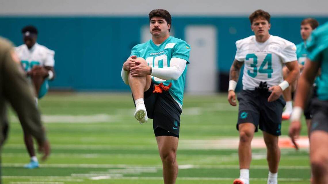 Dolphins Saturday Mailbag: Trader, Rodriguez, O-line, and More