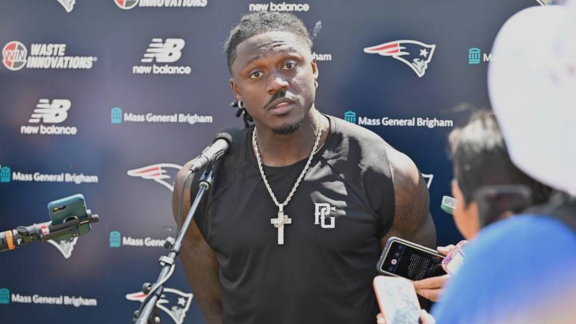 Patriots WR A.J. Brown 'Focused' As He Shines Against Eagles In Joint Practice