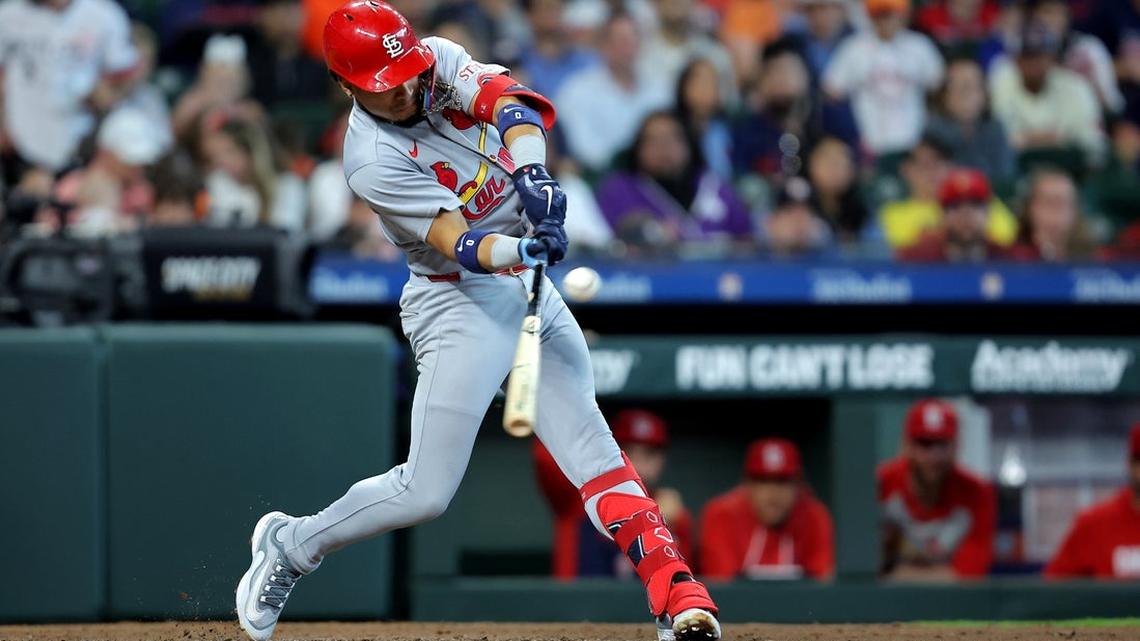 Winn powers Cardinals past Astros for extra-innings win