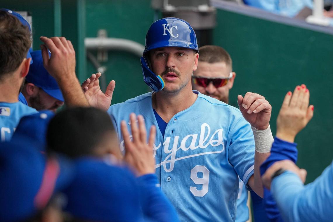  Vinnie Pasquantino's declining bat speed raises concerns despite Royals' strong team-wide barrel rate improvements this season. 