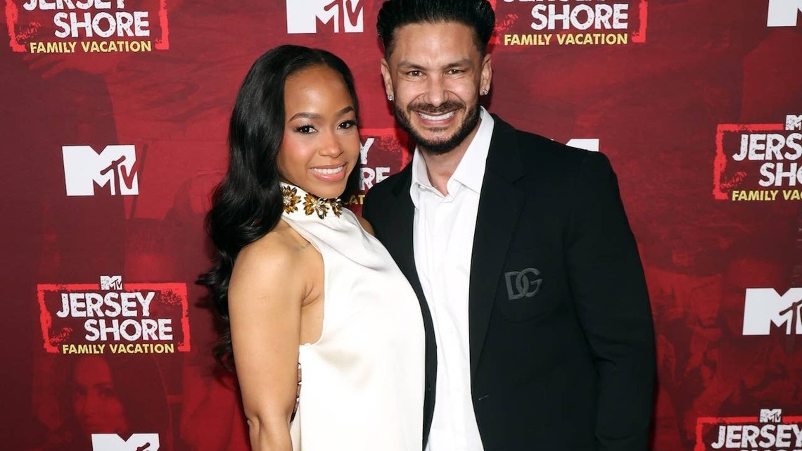 'Jersey Shore' Star Pauly D Is Engaged! See His Romantic Las Vegas Proposal 