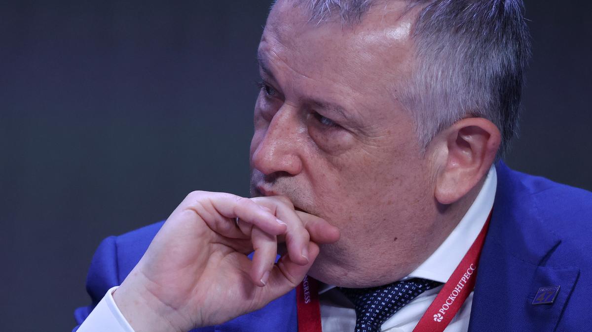 FILE PHOTO: Governor of Leningrad Region Alexander Drozdenko attends a session of the St. Petersburg International Economic Forum (SPIEF) in Saint Petersburg, Russia June 16, 2022. REUTERS/Anton Vaganov/ File Photo