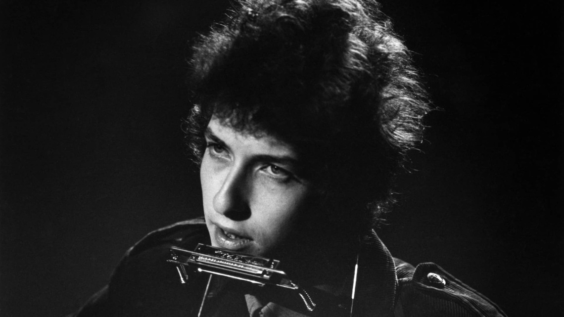 1975 Folk-Rock Ballad, Written by Bob Dylan, Is Still a Powerful Listen 51 Years Later 