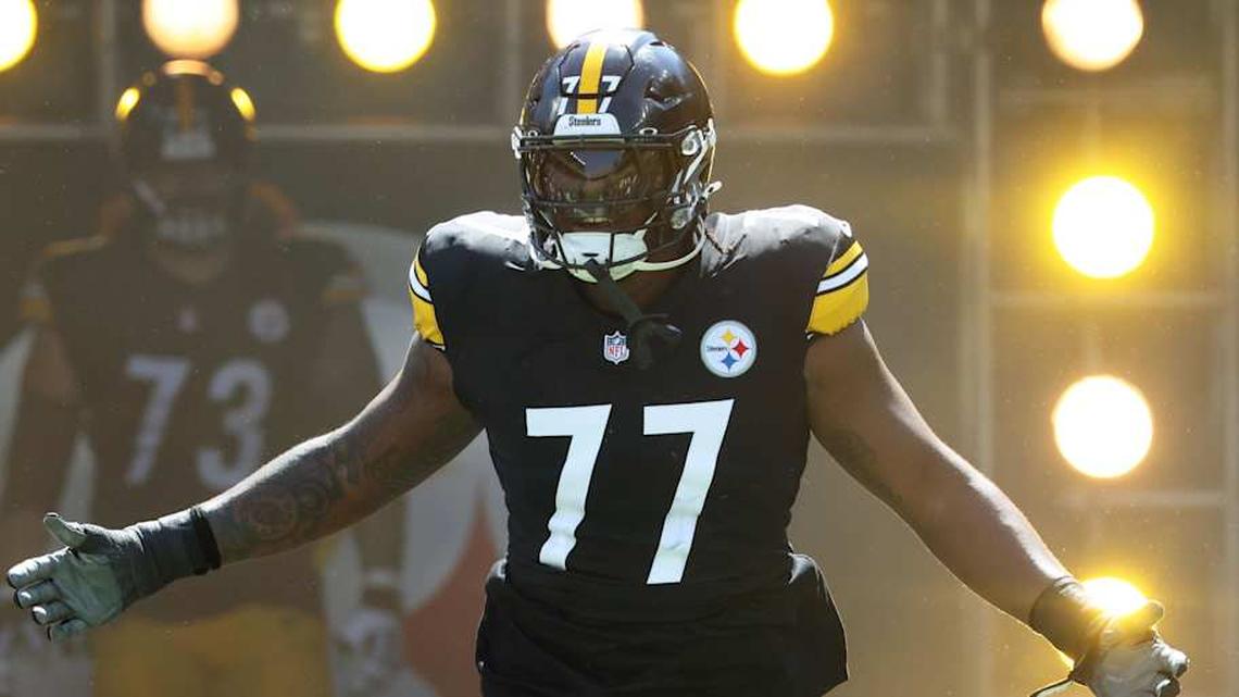  Sep 14, 2025; Pittsburgh, Pennsylvania, USA; Pittsburgh Steelers offensive tackle Broderick Jones (77) reacts as he takes the field against the Seattle Seahawks at Acrisure Stadium. Mandatory Credit: Charles LeClaire-Imagn Images | Charles LeClaire-Imagn Images 