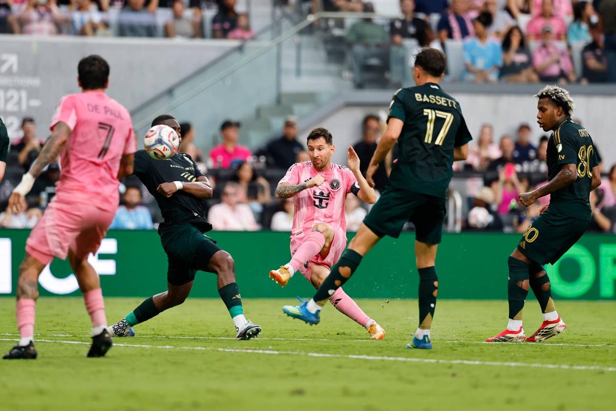 Lionel Messi #10 of Inter Miami CF shoots against Kamal Miller #4 of Portland Timbers during the MLS match between Inter Miami CF and Portland Timbers at Nu Stadium on May 17, 2026 in Miami, Florida. (Photo by Carmen Mandato/Getty Images) Photo by Carmen Mandato/Getty Images