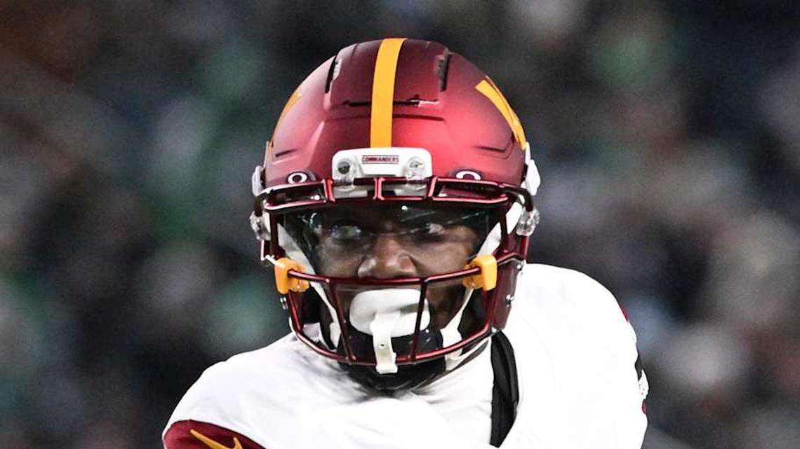  Jan 4, 2026; Philadelphia, Pennsylvania, USA; Washington Commanders wide receiver Deebo Samuel (1) against the Philadelphia Eagles at Lincoln Financial Field. Mandatory Credit: Eric Hartline-Imagn Images | Eric Hartline-Imagn Images 