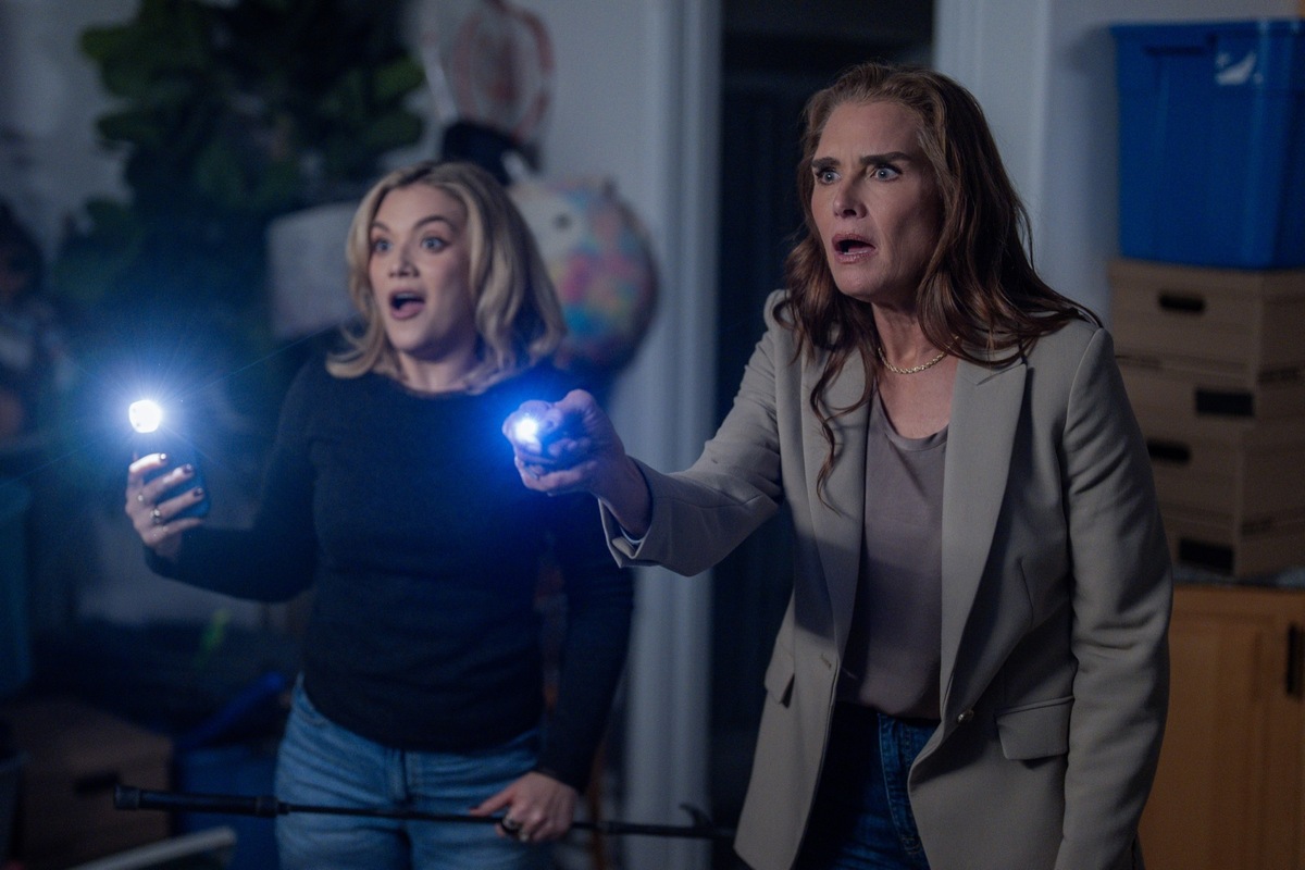  Amalia Williamson and Brooke Shields as Andi and Allie.Mike Tompkins/AcornTV 
