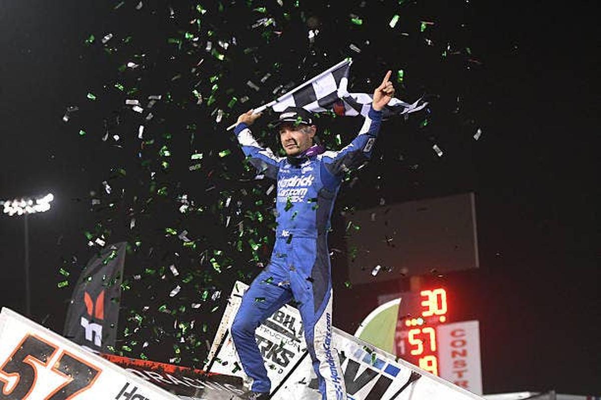  Kyle Larson Wins Dirt Race at Davenport Speedway. (Photo by David Allio/Icon Sportswire via Getty Images) (Photo by David Allio/Icon Sportswire via Getty Images)