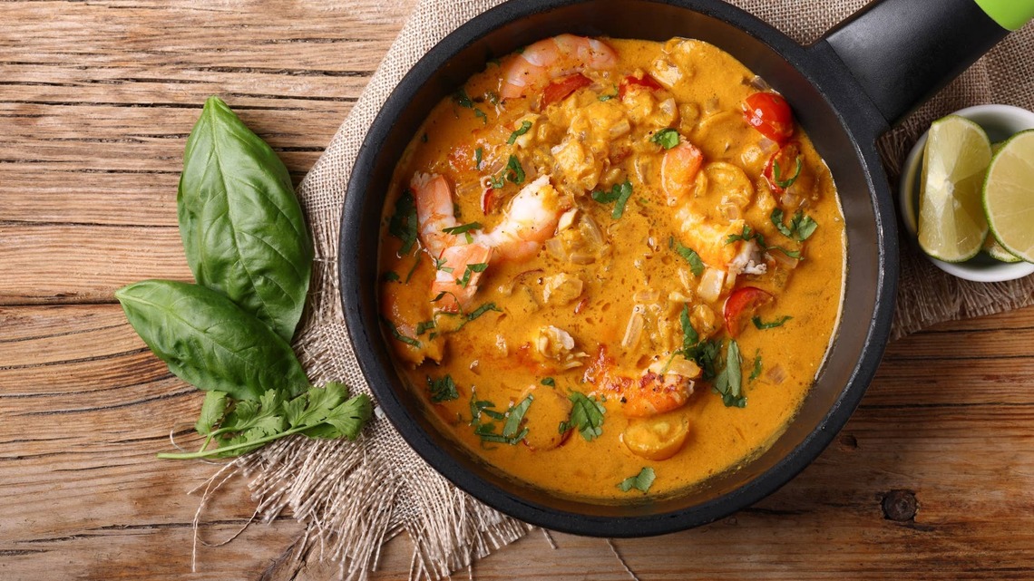 In 2022, Trevor Noah traveled to India saying he loved curry; locals' confused reactions left him questioning everything he knew about the dish 