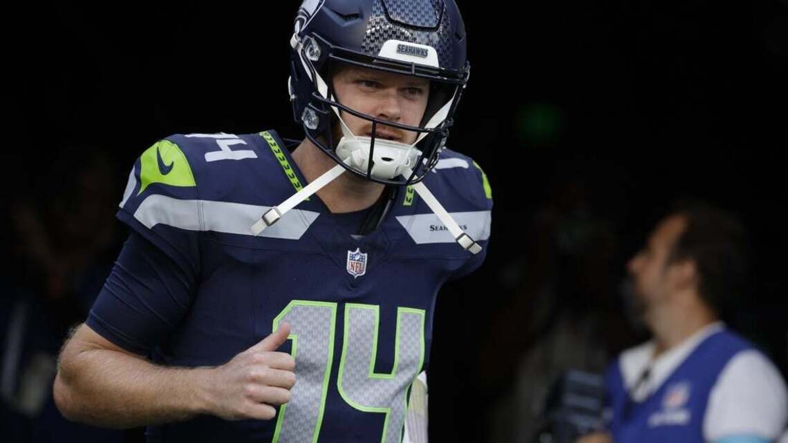 Seahawks QB Sam Darnold (glute) cleared for Week 3 return