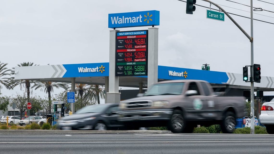 Walmart takes on Costco with expanded gas savings 