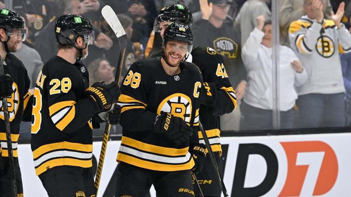 David Pastrnak racks up 4 points as Bruins blow out Mammoth 