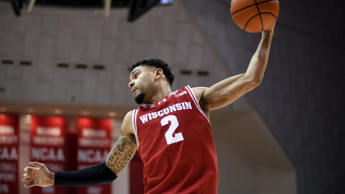 Wisconsin blitzes No. 10 Michigan State, fells another top-10 foe 