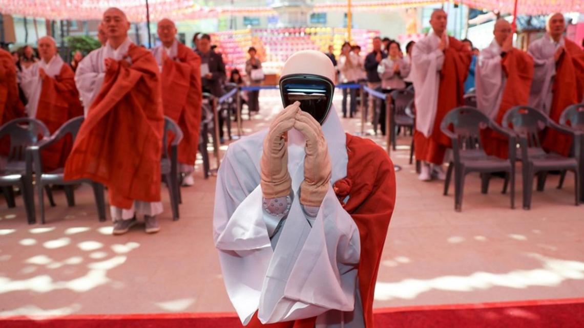 Robot novice monk receives Buddhist precepts in Seoul 