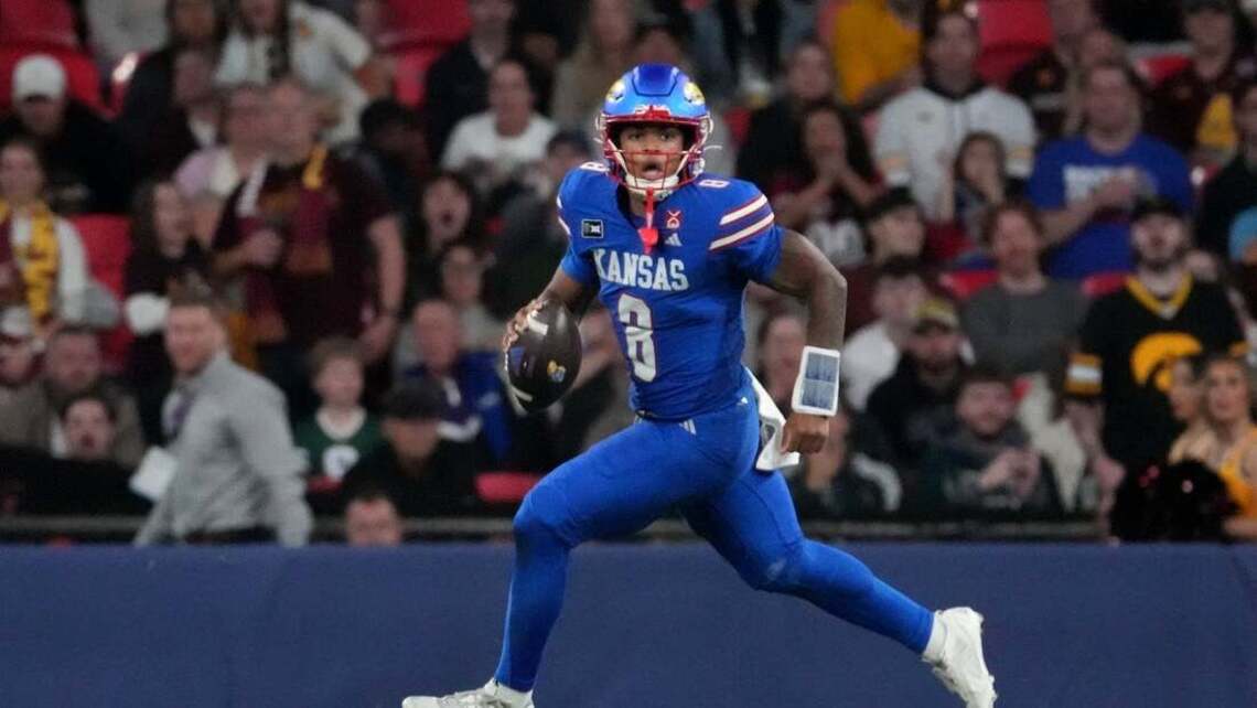 Kansas opens grueling stretch against Middle Tennessee 
