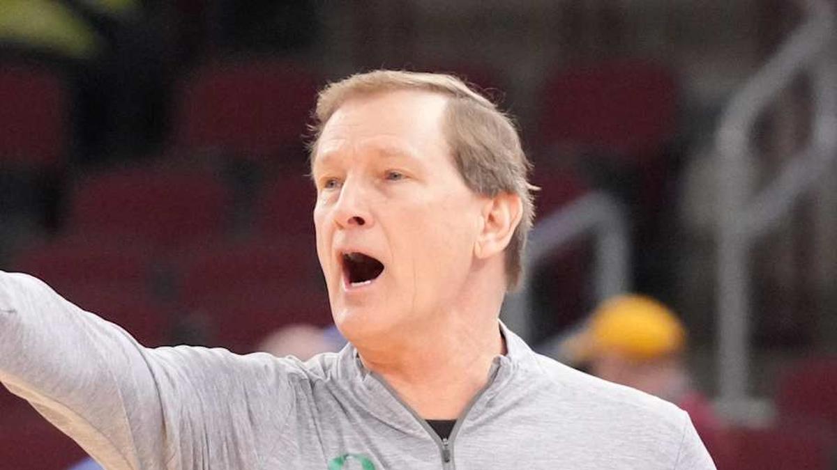  Mar 10, 2026; Chicago, IL, USA; Oregon Ducks head coach Dana Altman during the first half against the Maryland Terrapins at United Center. Mandatory Credit: David Banks-Imagn Images | David Banks-Imagn Images 