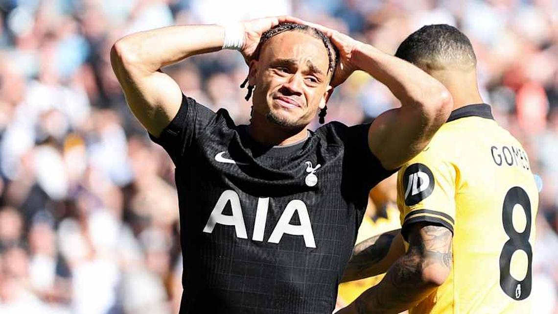  Xavi Simons suffered what looked like a worrisome injury against Wolves. | Freddie Yeo/MB Media/Getty Images 