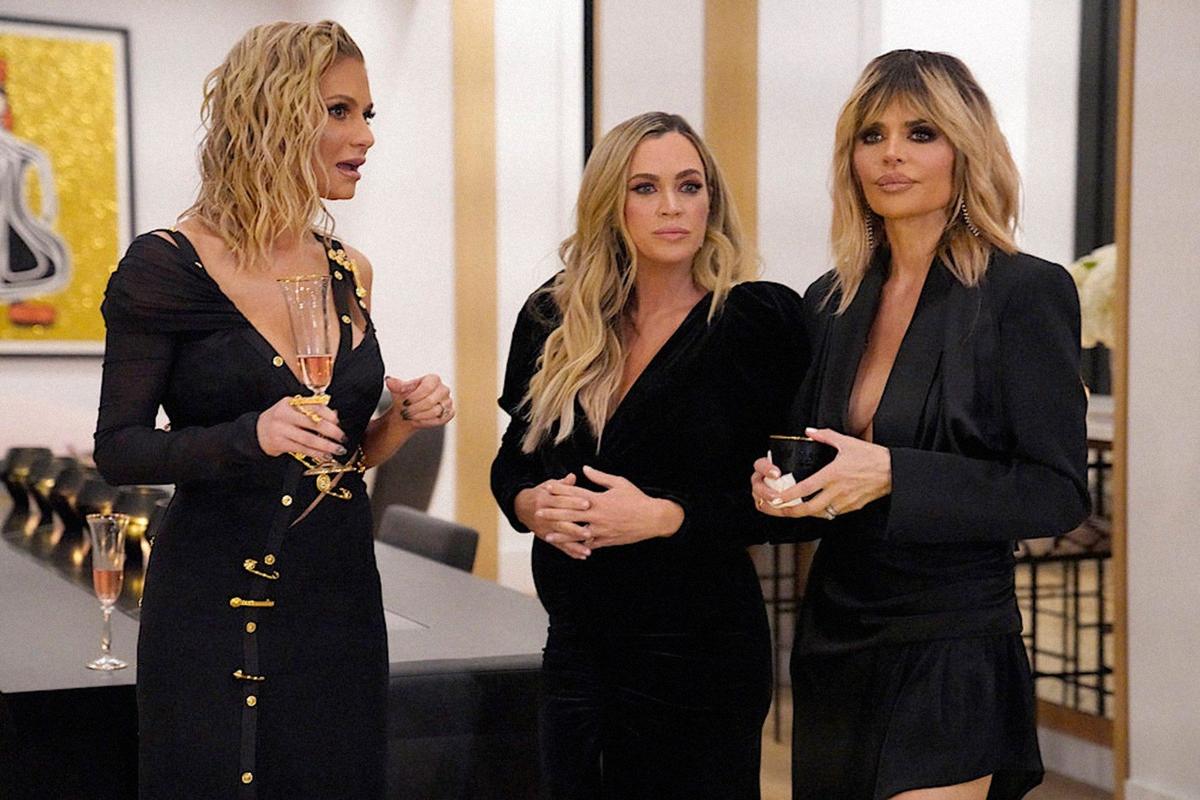  Dorit Kemsley, Teddi Mellencamp Arroyave, Lisa Rinna on "RHOBH."Courtesy Bravo / courtesy Everett Collection 