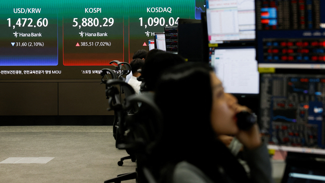 South Korea $2 trillion stock rout breaks records as SK Hynix results disappoint 