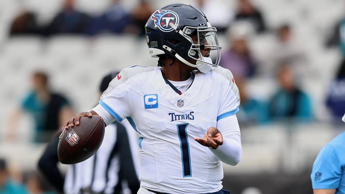  Tennessee Titans quarterback Cam Ward (1) throws a pass before the game against the Jacksonville Jaguars at EverBank Stadium. Mandatory Credit: Morgan Tencza-Imagn Images | Morgan Tencza-Imagn Images 