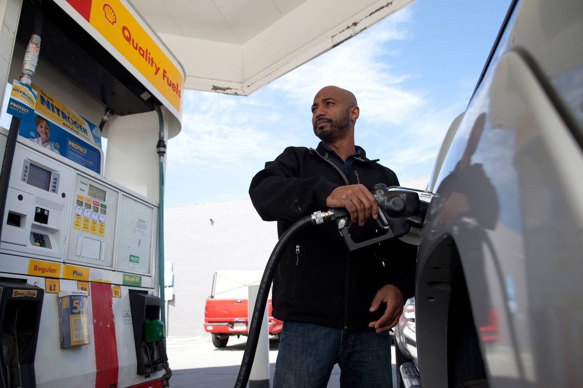  Save Mart launches its largest fuel discount. 