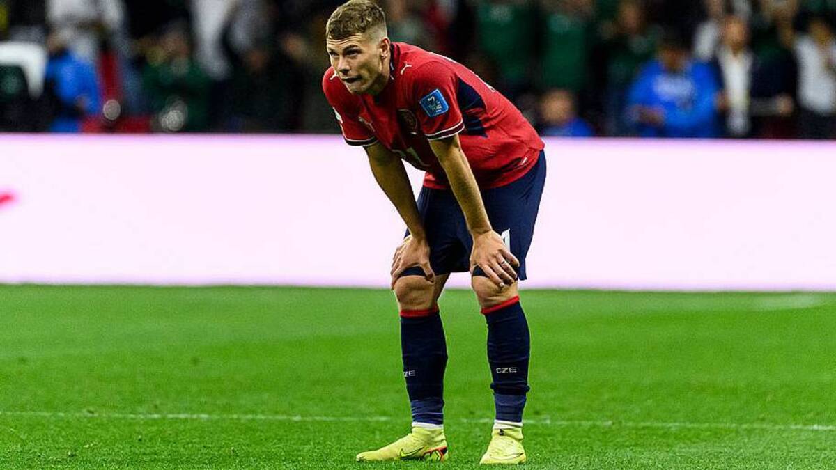  Czechia players looked completely drained during the second half against Mexico at the Azteca. | Martín Fonseca/Eurasia Sport Images/Getty Images 