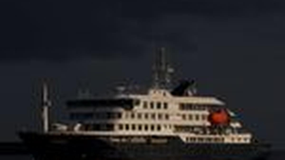 The cruise ship MV Hondius, affected by a hantavirus outbreak, at the port of Granadilla de Abona, in Tenerife, Spain, May 10, 2026. REUTERS/Hannah McKay