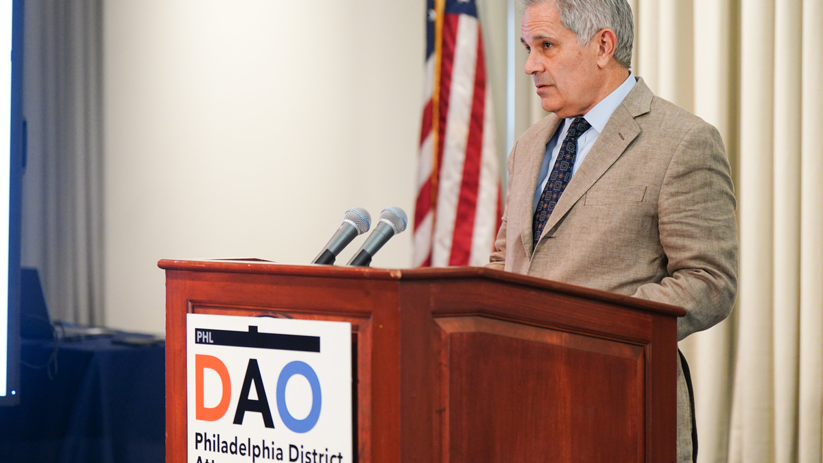Da Larry Krasner speaks during a press conference about a deceased man found in a suitcase in Kensington, in Philadelphia, May 28, 2026. (Jessica Griffin/The Philadelphia Inquirer/TNS)