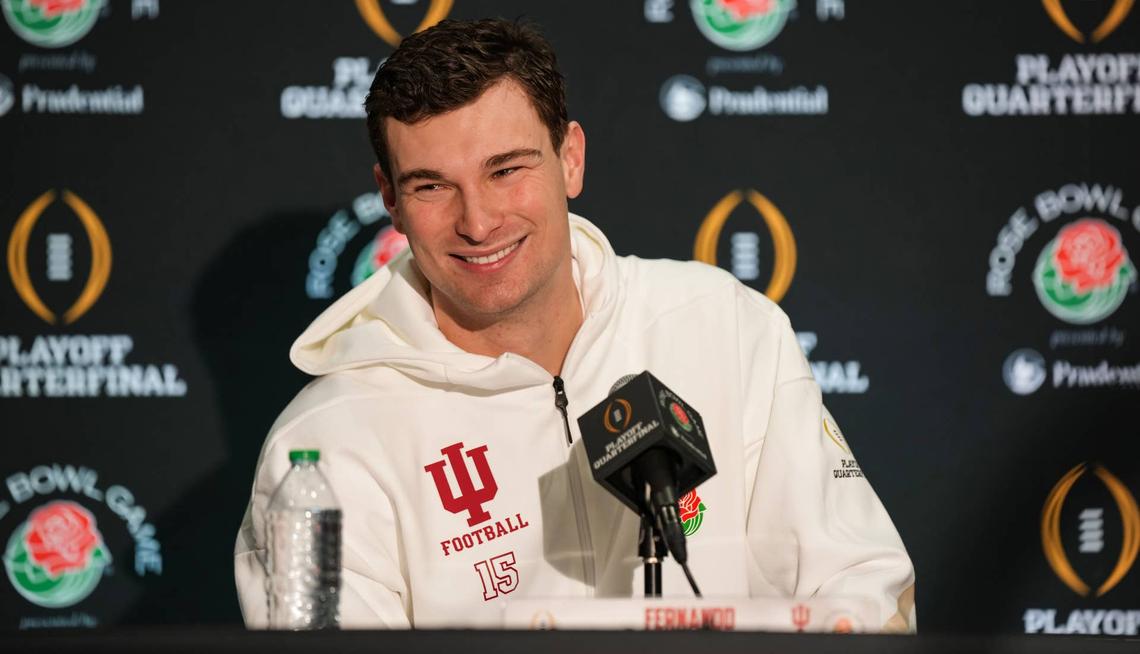  Indiana Hoosiers quarterback Fernando Mendoza (15) answers questions Tuesday, Dec. 30, 2025, during Media Day interviews ahead of the Rose Bowl game against Alabama Crimson Tide at the Sheraton Grand Los Angeles. 