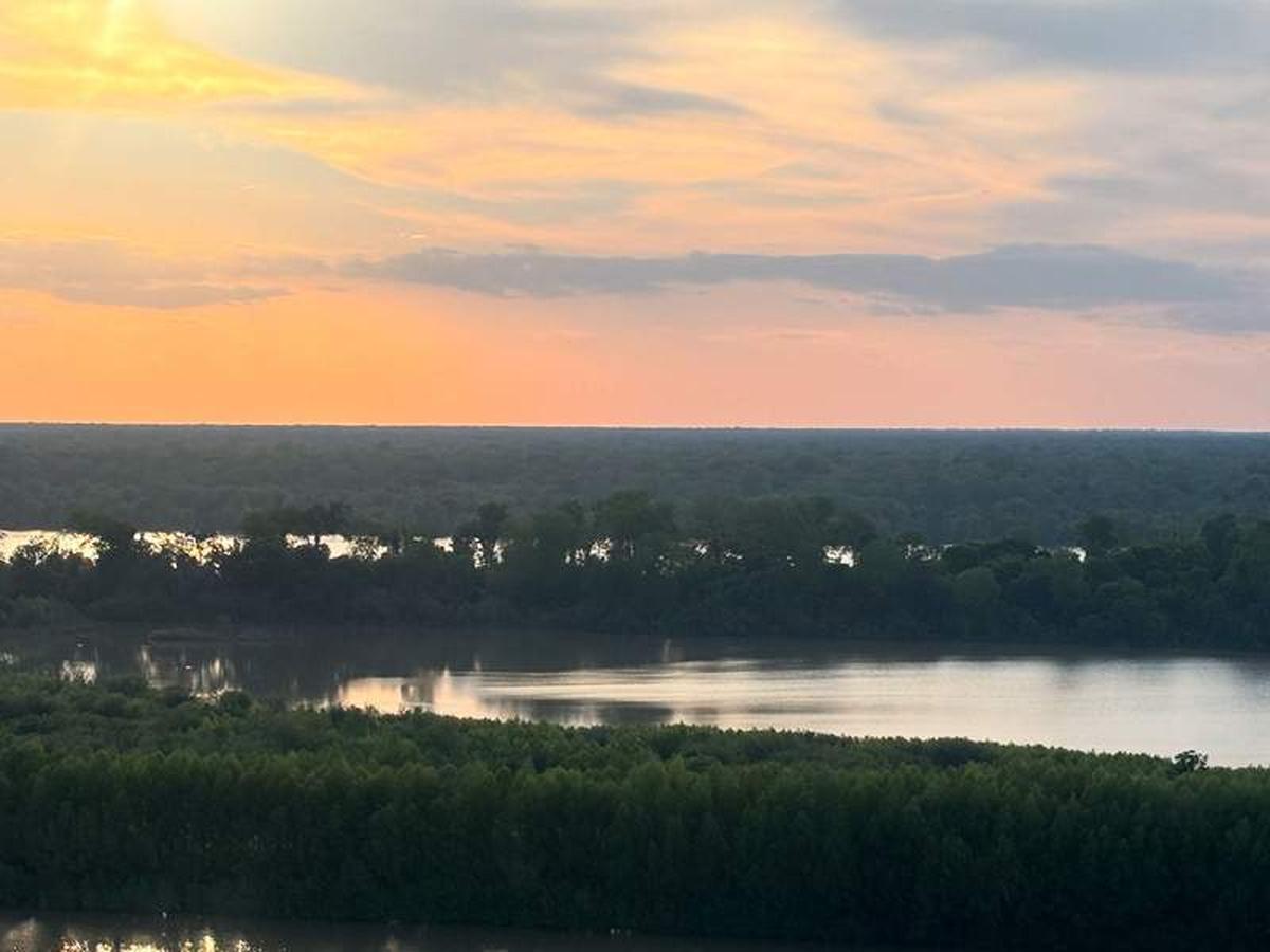  Sunset from 10 South Rooftop Bar & GrillPhoto credit: Judy Antell 