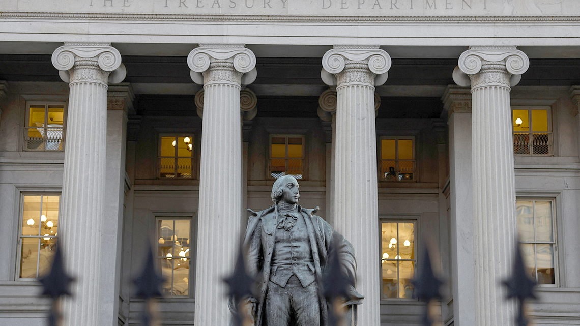 US sells 10-year debt at highest yields since financial crisis 