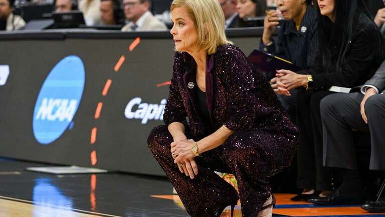 Report: NCAA women's tourney to move to straight seeding of top 16 