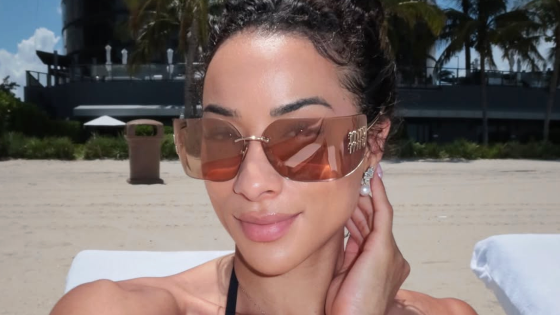 Tyreek Hill's Estranged Wife Stuns With Swimsuit Photoshoot 