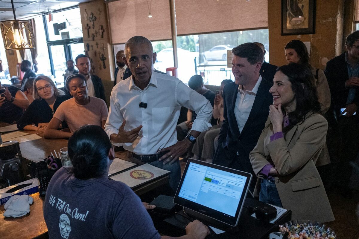  From left, former President Barack Obama, Texas Democratic Senate candidate Rep. James Talarico and Texas Democratic gubernatorial candidate Gina Hinojosa visit the Taco Joint in Austin in May 2026. Talarico's order – potato, egg and cheese tacos – drew ridicule from Republicans, feeding vegetarian and vegan attack lines that he denies. AP Photo/Joel Angel Juarez, Pool 