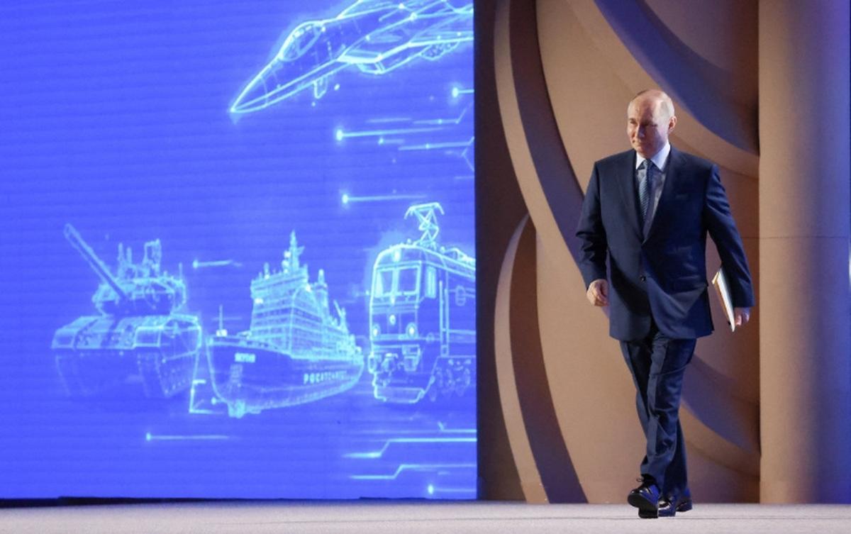 Russia's President Vladimir Putin attends the Congress of the Russian Mechanical Engineers Union in Moscow, Russia, May 14, 2026. Sputnik/Vyacheslav Prokofyev/Pool via REUTERS ATTENTION EDITORS - THIS IMAGE WAS PROVIDED BY A THIRD PARTY.